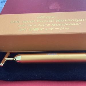 Face Roller & massager. 24 k Gold Facial Massager ,comes with batteries.